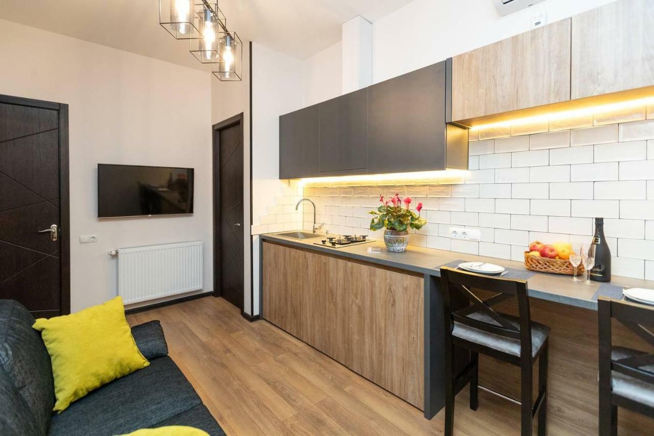 Appartamento Wehost Cozy Nest Tbilisi Esterno foto